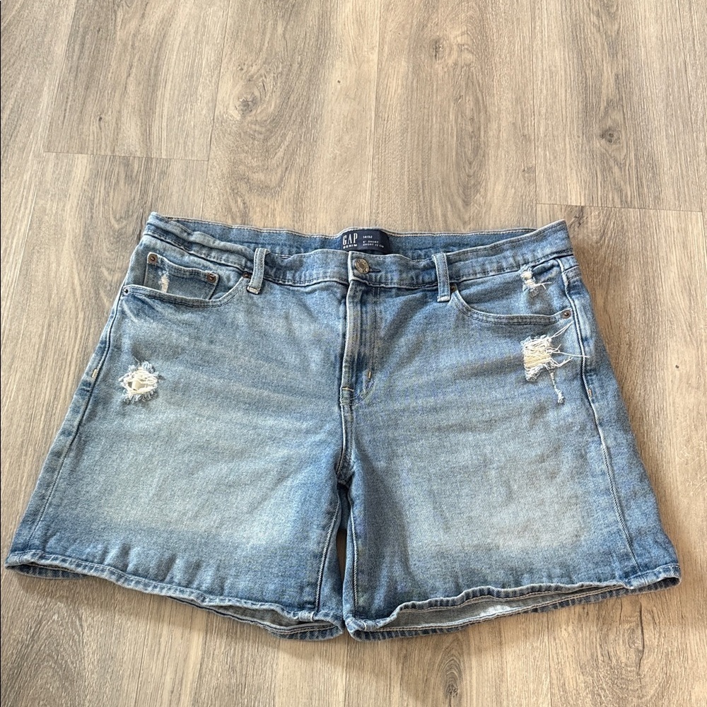 GAP Women's Light Blue Jean Shorts size 14